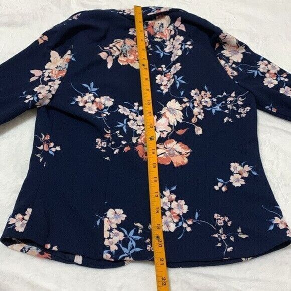Crescent & Willough Short Thin Jacket - Picture 12 of 12